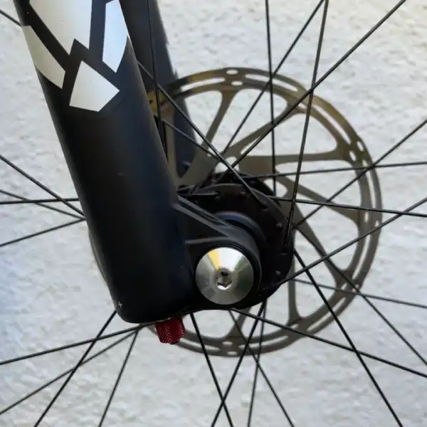 Formula-Nero_15mm_thru_Axle